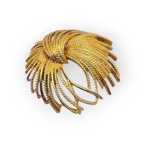 Monet Vintage 1960s Gold-Tone Wheatburst Spray Knot Brooch Pin